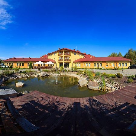 Obok Lasu Hotel Grebiszew Exterior foto